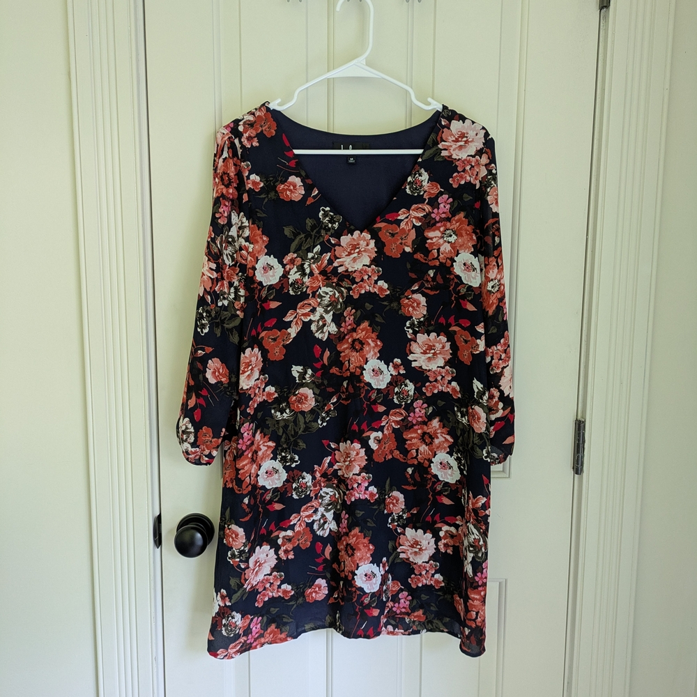 Lulu's Navy Floral V-Neck Dress